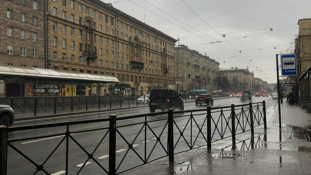 Второй месяц лета лучше встречать в куртках? Петербургский июль не даст позагорать на солнышке